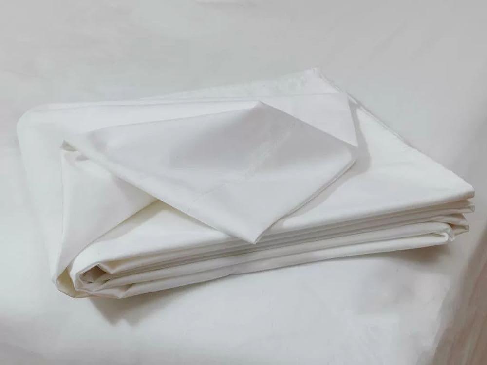 100% Cotton Percale 200TC Sheet Set – White: product photo