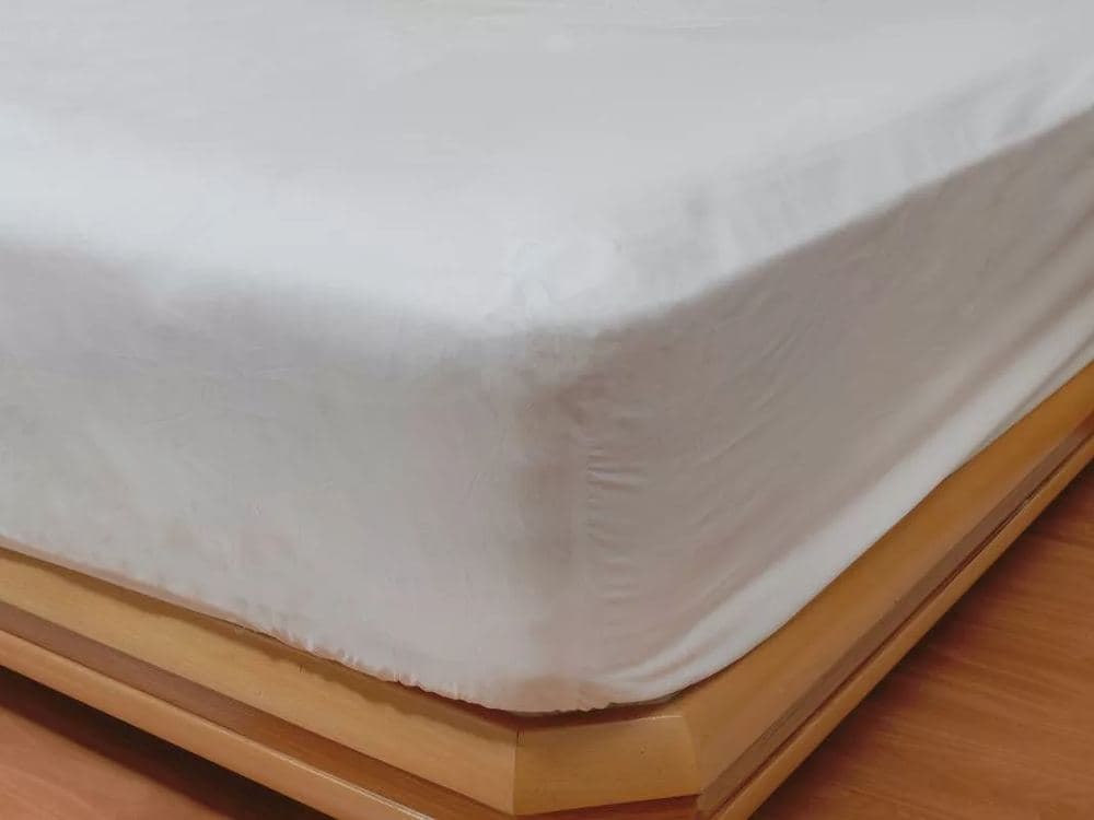 100% Egyptian Cotton 400TC Sheet Set – White: product photo