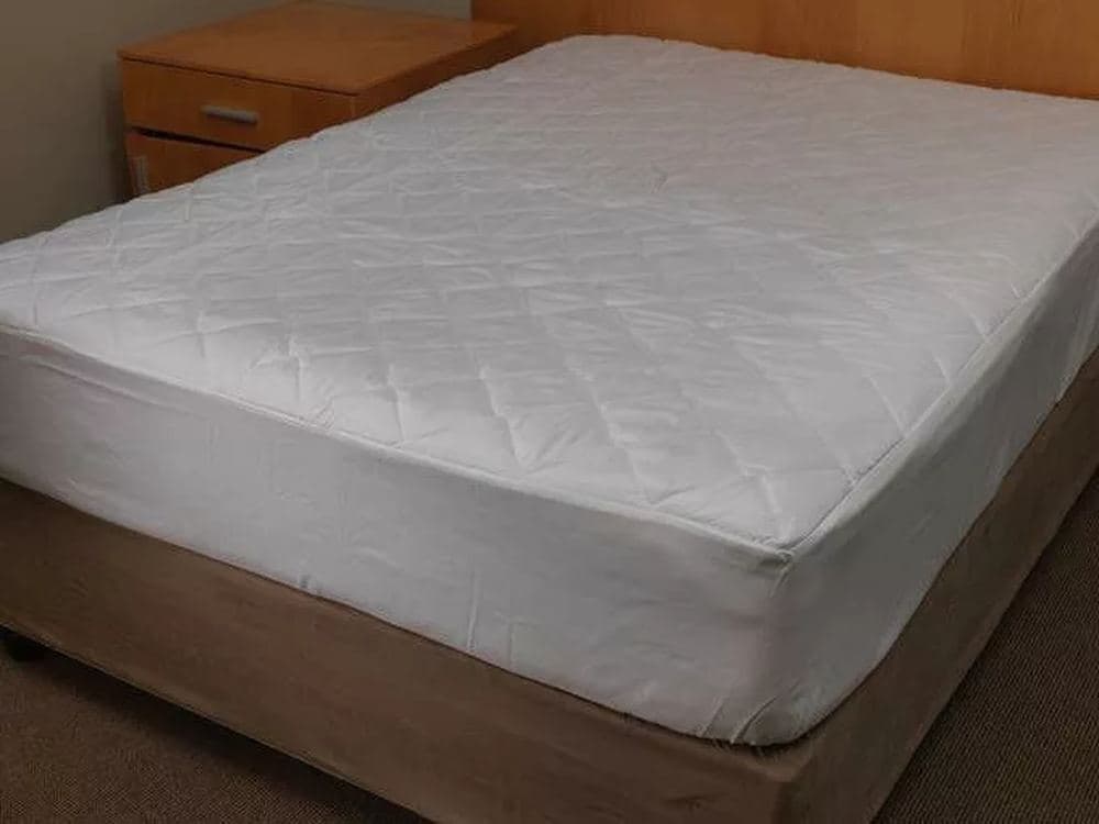 Quilted Hospitality Mattress Protector: product photo